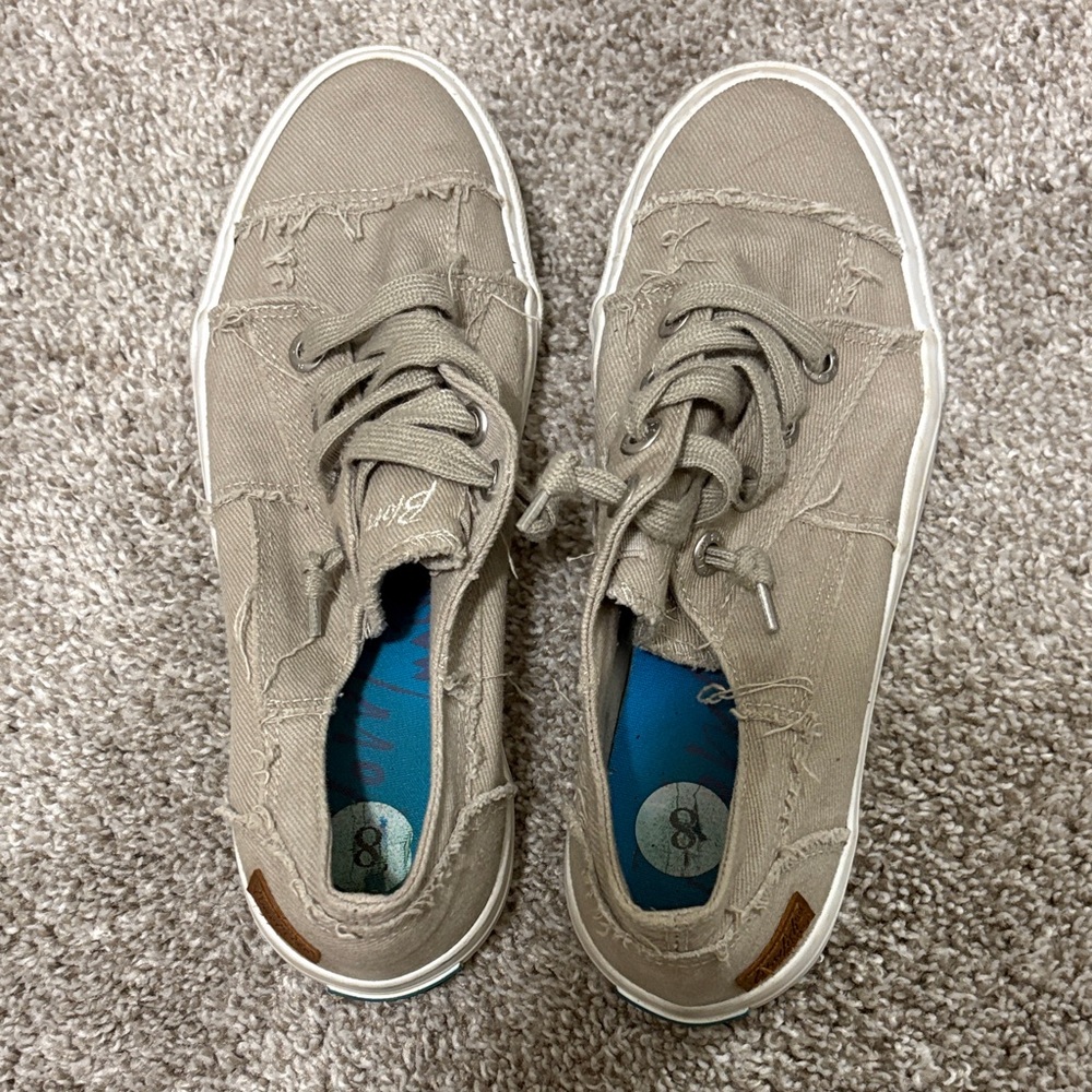 Casual Tan Canvas Sneakers